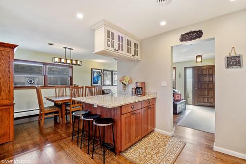 2081 Plainfield Dr, Des Plaines, IL 60018 photo 7