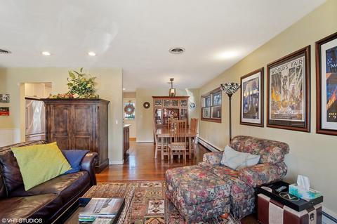 2081 Plainfield Dr, Des Plaines, IL 60018 photo 4