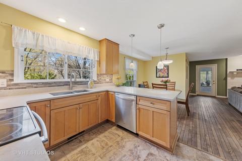 501 Carrol Gate Rd, Wheaton, IL 60189 photo 8
