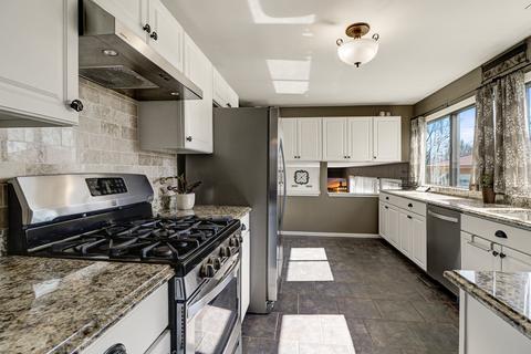 862 Shorewood Dr, Bartlett, IL 60103 photo 7