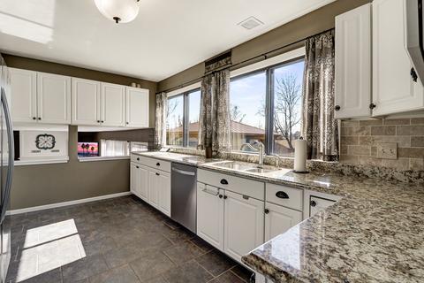 862 Shorewood Dr, Bartlett, IL 60103 photo 8