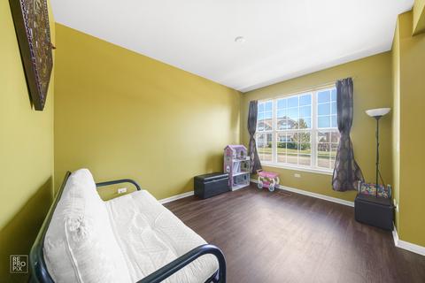 2958 Shamrock Cir, Elgin, IL 60124 photo 6