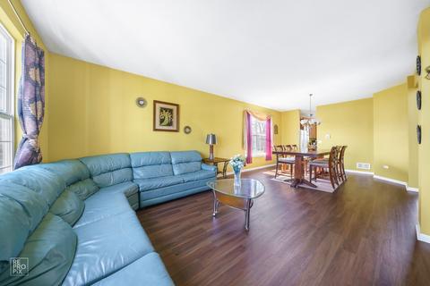 2958 Shamrock Cir, Elgin, IL 60124 photo 5