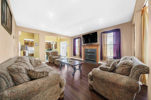 2958 Shamrock Cir, Elgin, IL 60124 photo 8