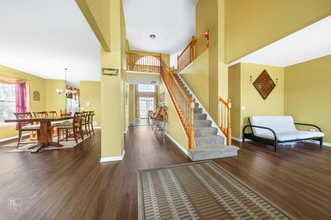 2958 Shamrock Cir, Elgin, IL 60124 photo 3
