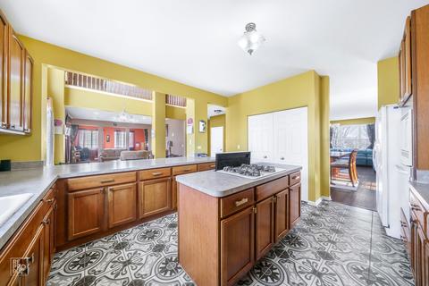2958 Shamrock Cir, Elgin, IL 60124 photo 13