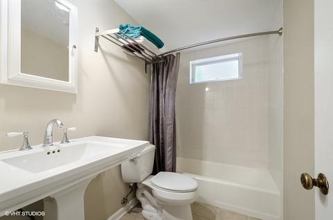 9118 Forestview Rd, Evanston, IL 60203 photo 11