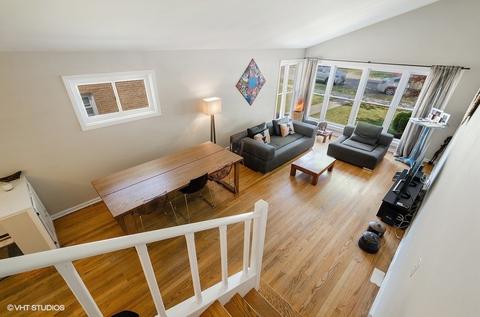9118 Forestview Rd, Evanston, IL 60203 photo 3
