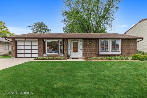 1139 Leawood Dr, Elgin, IL 60120 photo 1