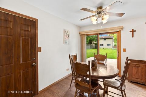 1139 Leawood Dr, Elgin, IL 60120 photo 4