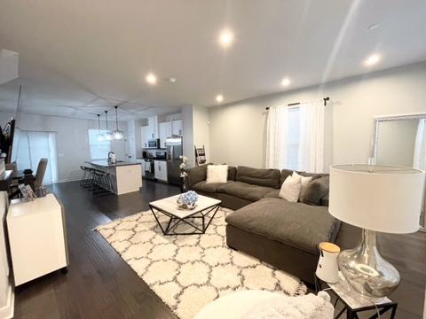 49 Nicholas Dr E, Des Plaines, IL 60016 photo 4