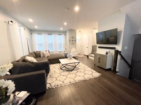 49 Nicholas Dr E, Des Plaines, IL 60016 photo 3