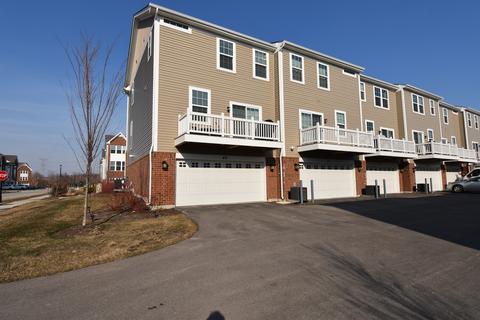 49 Nicholas Dr E, Des Plaines, IL 60016 photo 2