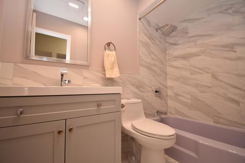 671 Beau Ct, Des Plaines, IL 60016 photo 9