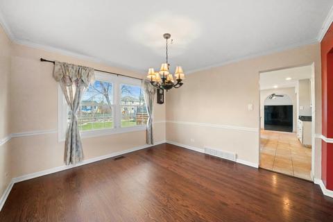 1906 E Seneca Ln, Mount Prospect, IL 60056 photo 10