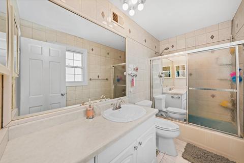 1906 E Seneca Ln, Mount Prospect, IL 60056 photo 25