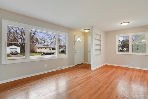 12 Westgate Dr, Aurora, IL 60506 photo 4