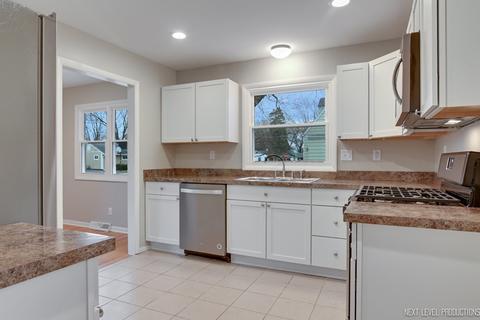 12 Westgate Dr, Aurora, IL 60506 photo 9