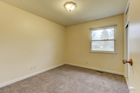 95 Circle Dr E, Montgomery, IL 60538 photo 12
