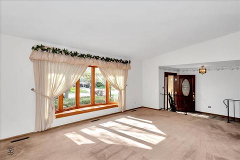 15309 Pine Dr, Oak Forest, IL 60452 photo 2