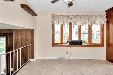 15309 Pine Dr, Oak Forest, IL 60452 photo 10