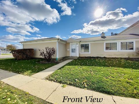1552 Cornell Cir, Hoffman Estates, IL 60169 photo 2