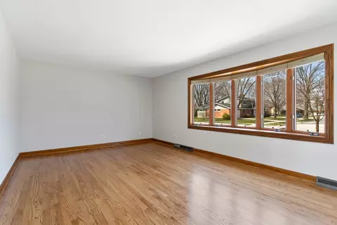 1655 Lin Lor Ln, Elgin, IL 60123 photo 4