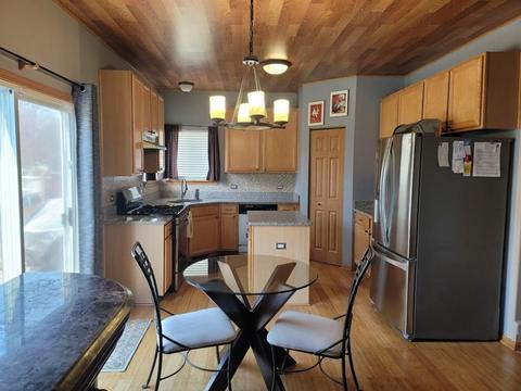 1909 Royal Ln, Aurora, IL 60503 photo 4