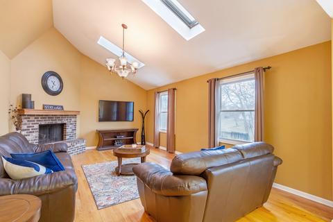 136 Amherst Dr, Bartlett, IL 60103 photo 6