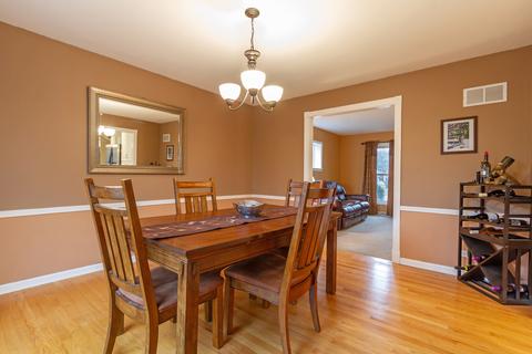 136 Amherst Dr, Bartlett, IL 60103 photo 10