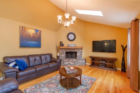 136 Amherst Dr, Bartlett, IL 60103 photo 7
