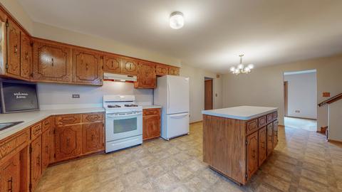 7929 W 80th St, Bridgeview, IL 60455 photo 4