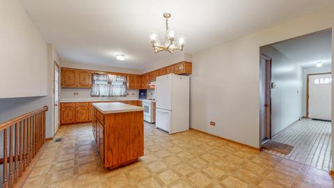 7929 W 80th St, Bridgeview, IL 60455 photo 5