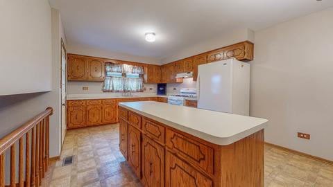 7929 W 80th St, Bridgeview, IL 60455 photo 8
