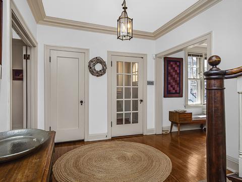1027 Maple Ave, Evanston, IL 60202 photo 4