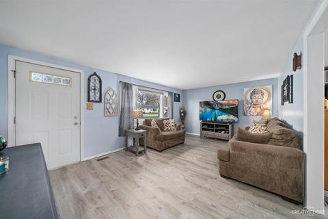 524 Florida Ave, Aurora, IL 60506 photo 3