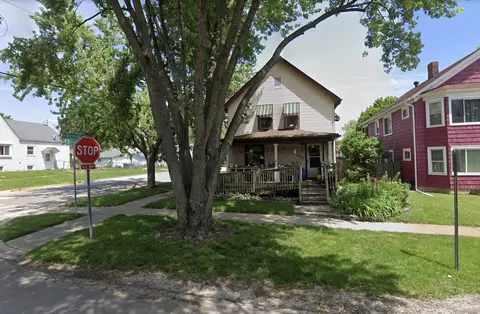 667 Spruce St, Aurora, IL 60506 photo 1