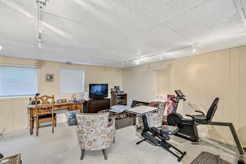 242 Woodmere Ln, Wheeling, IL 60090 photo 11