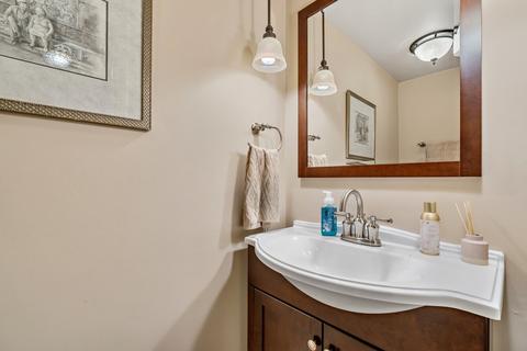 242 Woodmere Ln, Wheeling, IL 60090 photo 6