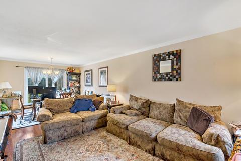242 Woodmere Ln, Wheeling, IL 60090 photo 4