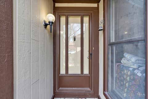 242 Woodmere Ln, Wheeling, IL 60090 photo 2