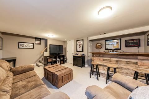 636 E Shabonee Trl, Mount Prospect, IL 60056 photo 11