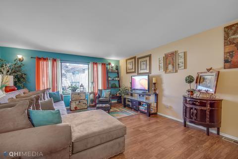 18624 Golfview Dr, Hazel Crest, IL 60429 photo 2