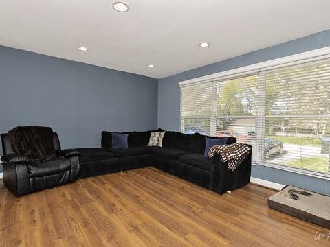 5302 Bridge St, Mchenry, IL 60050 photo 2