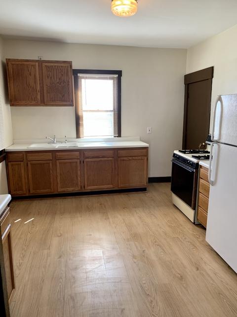 373 Dwight St, Elgin, IL 60120 photo 17