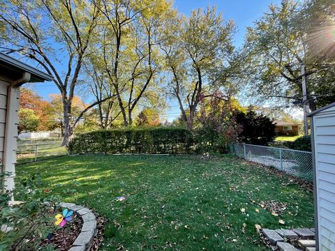 855 S Mount Prospect Rd, Des Plaines, IL 60016 photo 17