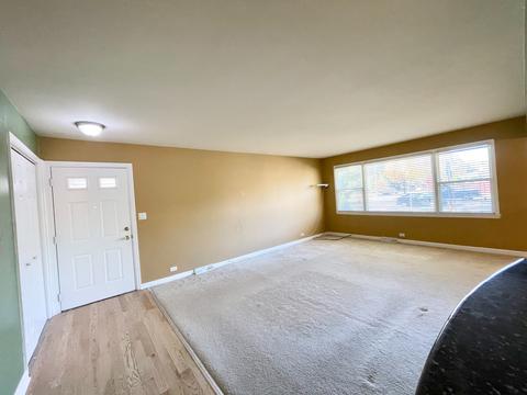 855 S Mount Prospect Rd, Des Plaines, IL 60016 photo 6