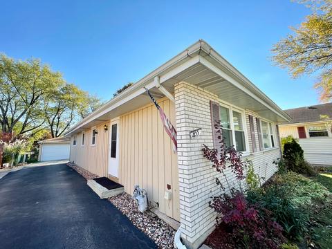 855 S Mount Prospect Rd, Des Plaines, IL 60016 photo 3