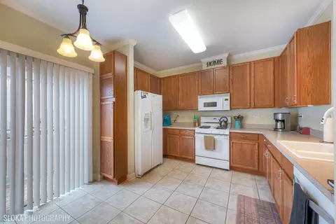 2564 Hatfield Ct, Elgin, IL 60123 photo 7