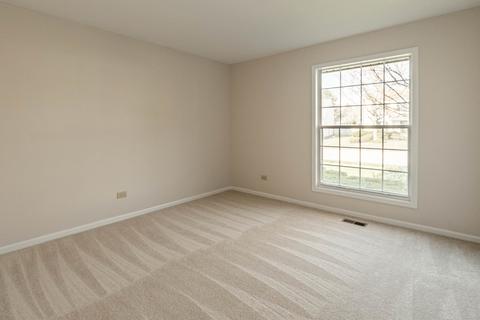 1315 S Highgoal Dr, Wheeling, IL 60090 photo 8